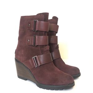 Sorel Women's Burgundy Winter Boots